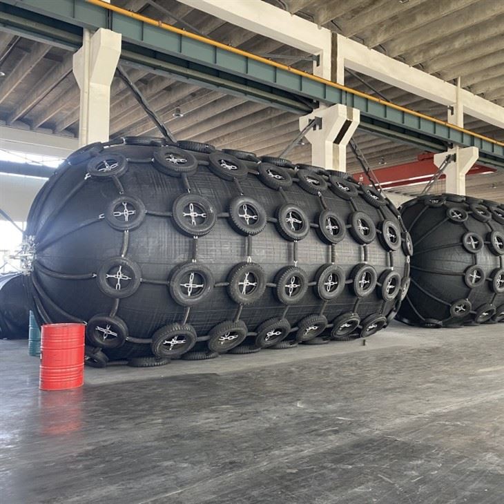 Yokohama Pneumatic Fenders 4.5x9.0m